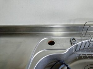 カウンターオン（内蔵）タイプ浄水器の取替工事　サンウェーブキッチン　撤去工事
